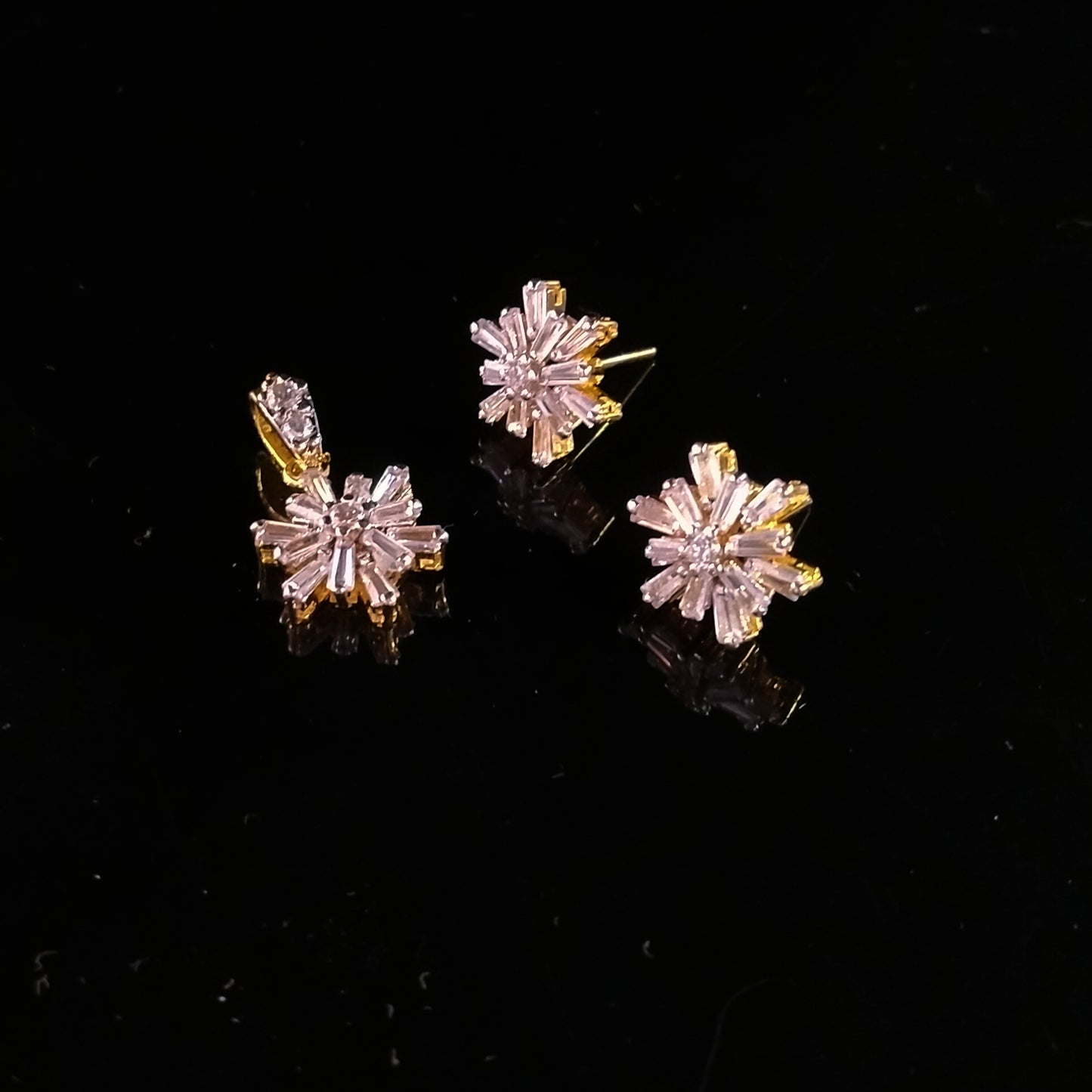 Gold plated pendant set