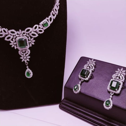 Rhodium Plated Necklace Set With AmericAn Zircons And Green Jade (925 Silver)