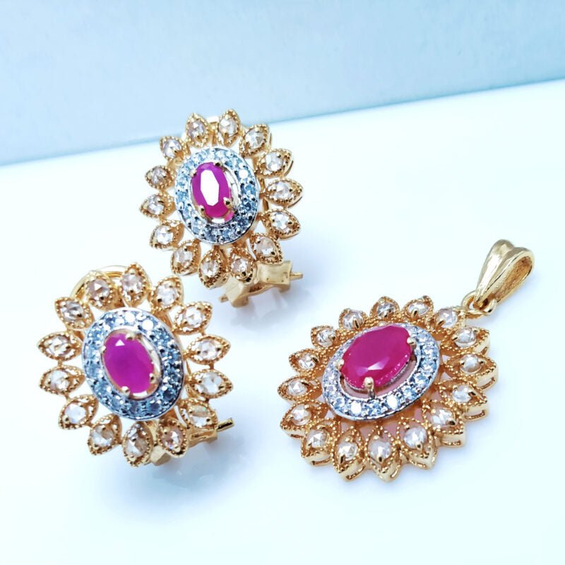 Silver Premium Quality Pendant Set with Chetum and Zircons 24kt Gold Plated