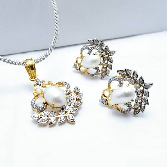 Pendant Set With Pearl &amp; Zircons